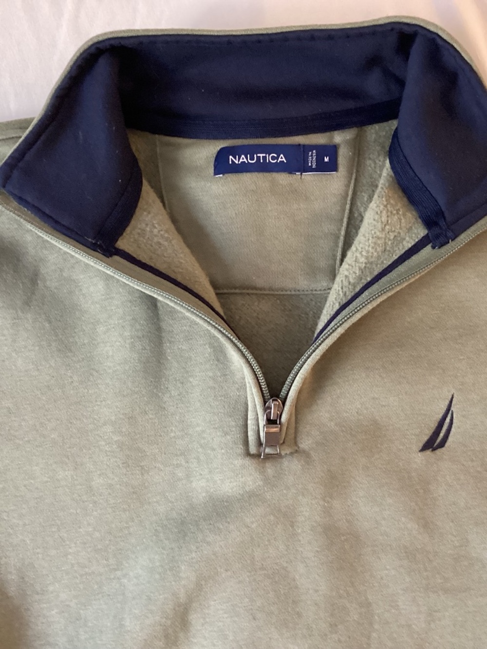 Nautica Men’s Medium Sage Green Quarter Zip Pullover Navy Logo Sweatshirt